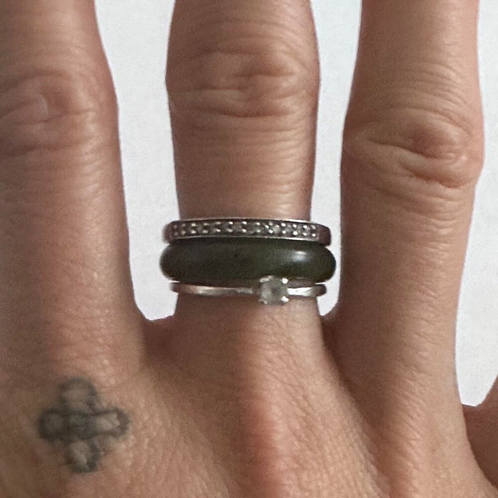 10K white gold vintage diamond band ring